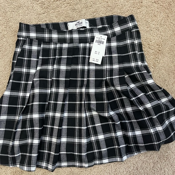 Hollister Dresses & Skirts - Hollister Skirt NWT size small